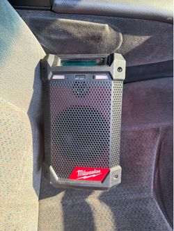 Milwaukee radio and charger speaker