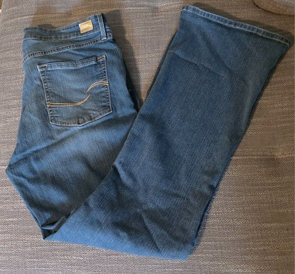 Womens Plus Size 18 Levis Signature Totally Shaping Bootcut Blue Jean W 34 L 32