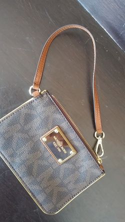 Michael kors wrist wallet very clean