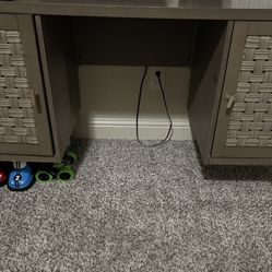 Desk With 2 Doors 
