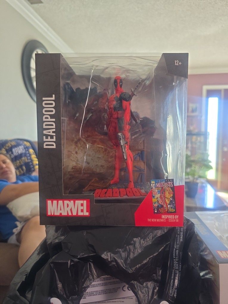 McFarlane Marvel DEADPOOL 1:10 Statue From NewMutants #98 Comic NEW & Sealed box