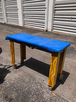 mobile workbench or desktop on wheels,