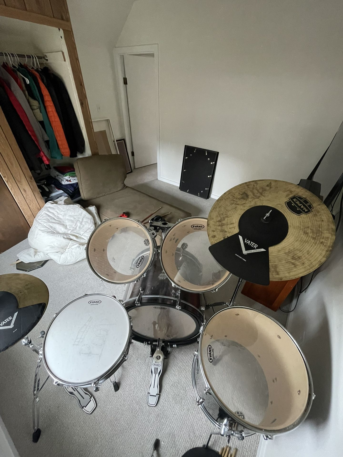 Mapex Voyager 5 Piece Drum Set With Symbols 