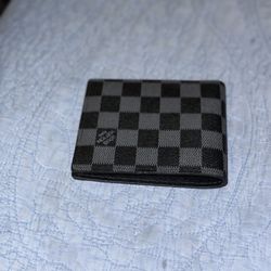 Louis Vuitton Men’s Black &Grey Wallet