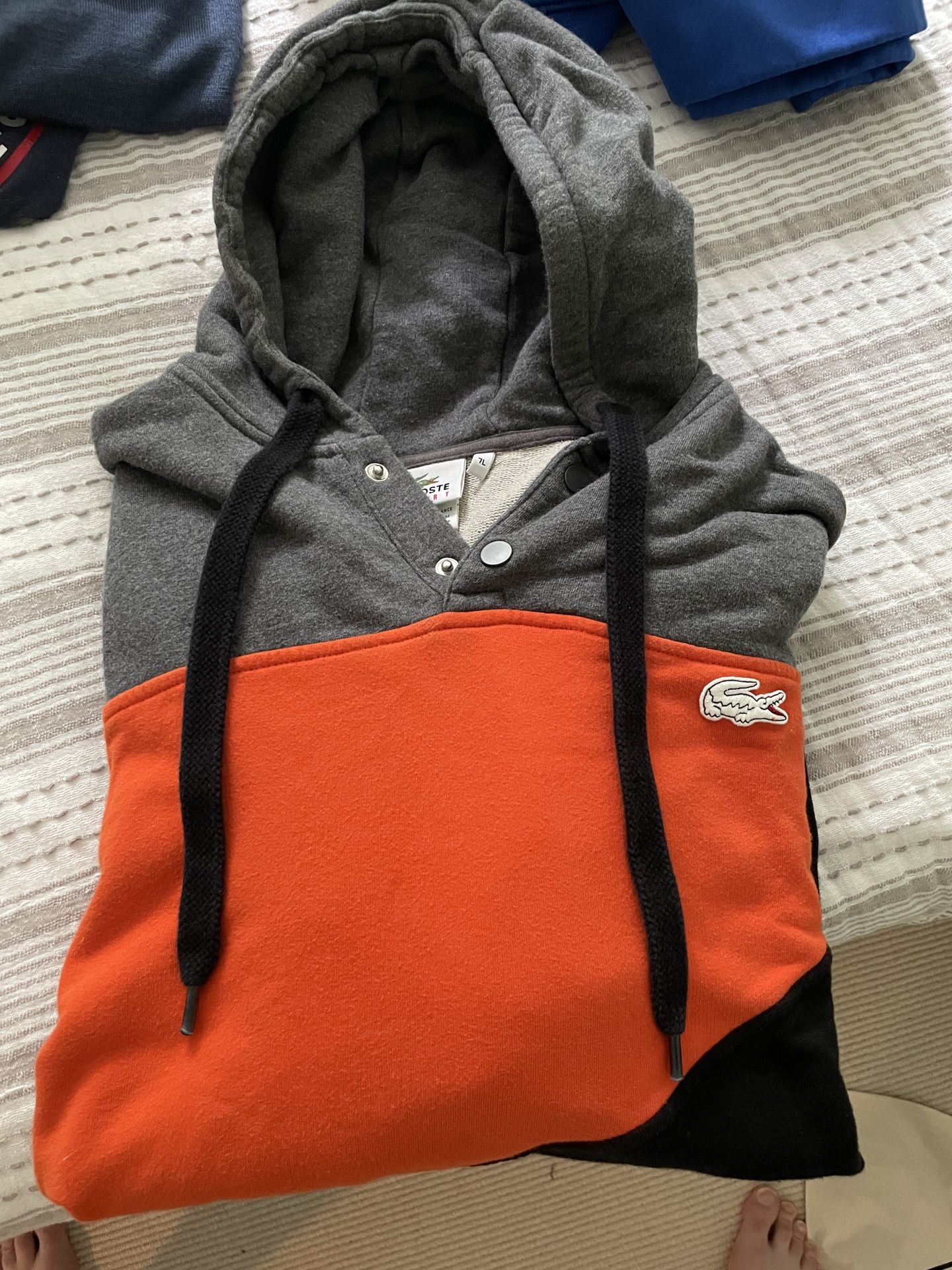 Lacoste Sweatshirt $20