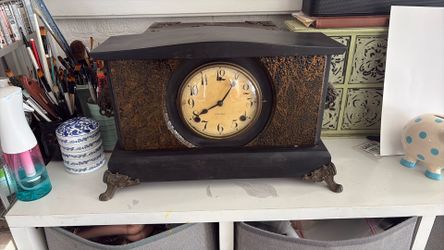 Antique Gilbert Mantel Clock USA Black Adamantine Case Ornate Feet Key Wind