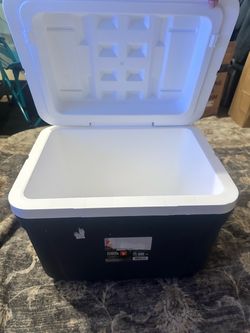 38-Quart Hard Cooler Navy Blue