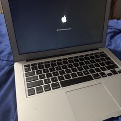 Mackbook Air 13inch 2015 Apple Watch Series 4 Bundle 