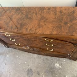 Dresser With Mirror And 2 Nightstands 