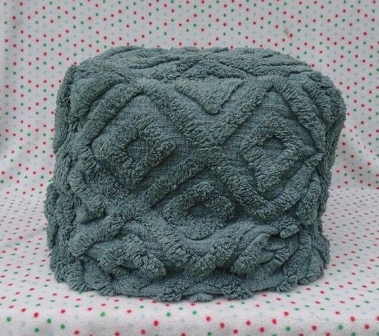 Square Stuffed Pouf Ottoman, Faux Fur Cube Pouf, Sherpa Foot Stool with Filler Fuzzy Chair for Living Room, Bedroom, Play Room, 18" x 18" x 18", Turqu