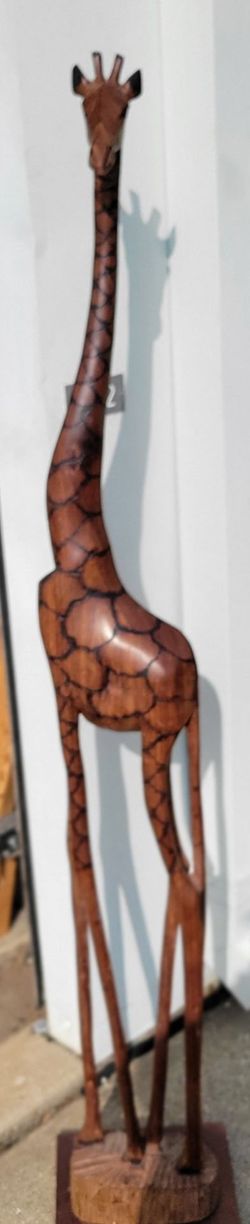 Hand carved 7ft giraffe from zulu tribe