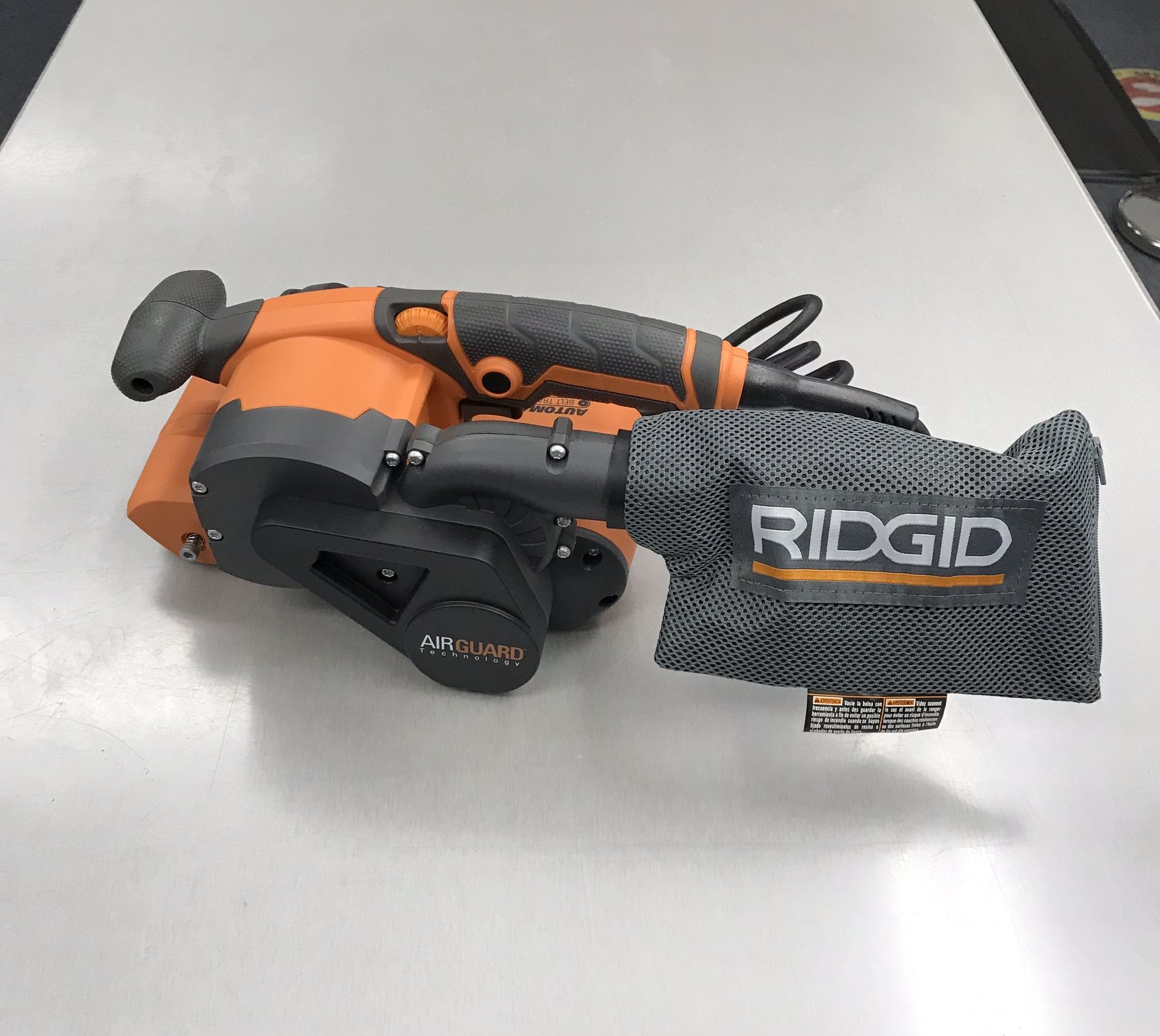 **NEW** Ridgid 6.5 Amp 3” x 18” Heavy Duty Belt Sander Model R2740 (35)