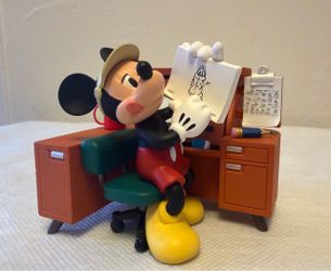 NEW Hallmark Keepsake 2025 Disney Mickey Mouse “From Sketch to Screen” Ornament – NIB  ✨ From a simple sketch to the world’s most famous mouse! ✨  Bra