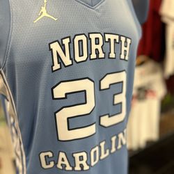 Air Jordan Jersey And Shorts Set UNC Tar Heels Basketball Size Medium