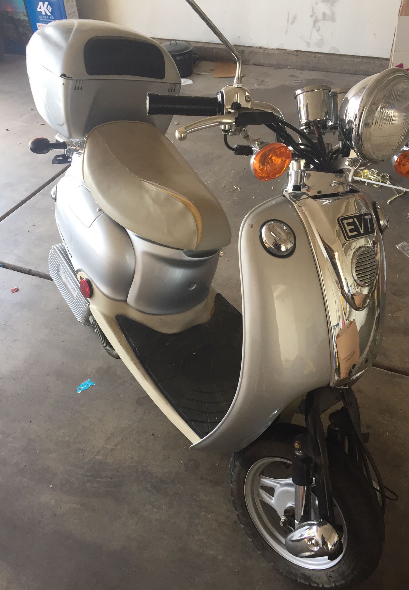 2003 EVT Electric Scooter and charger for in Chandler, AZ OfferUp