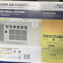 Arctic King 5,000 BTU Window Air Conditioner with Remote (Model: WWK05CR01N)