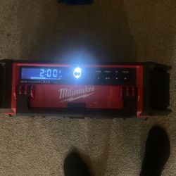 Milwaukee Radio Newest Version 