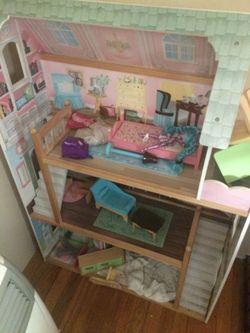 Toys r us doll house