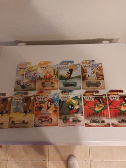 Looney Tunes Hot Wheels Complete Set 8/8+2 Extras
