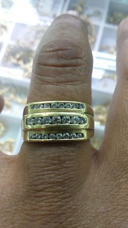 14k Gold diamond ring 1ct diamonds total 11 grams special price
