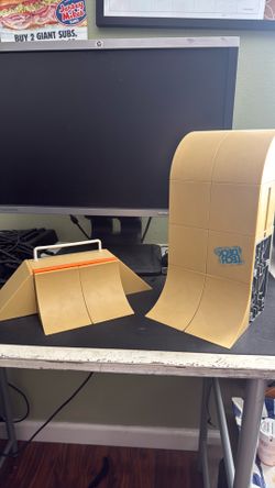 Tech Deck Ramp