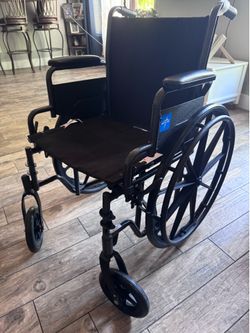 Medline foldable wheelchair