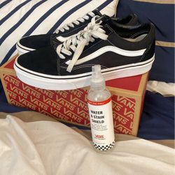 Old Skool vans and white, size in men and 10 in women for Sale in Coventry, RI - OfferUp