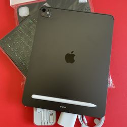 Apple IPad Pro 13”  (M4 chip /OLED display/ 2024 Model) 512GB with keyboard, pen & Accessories 
