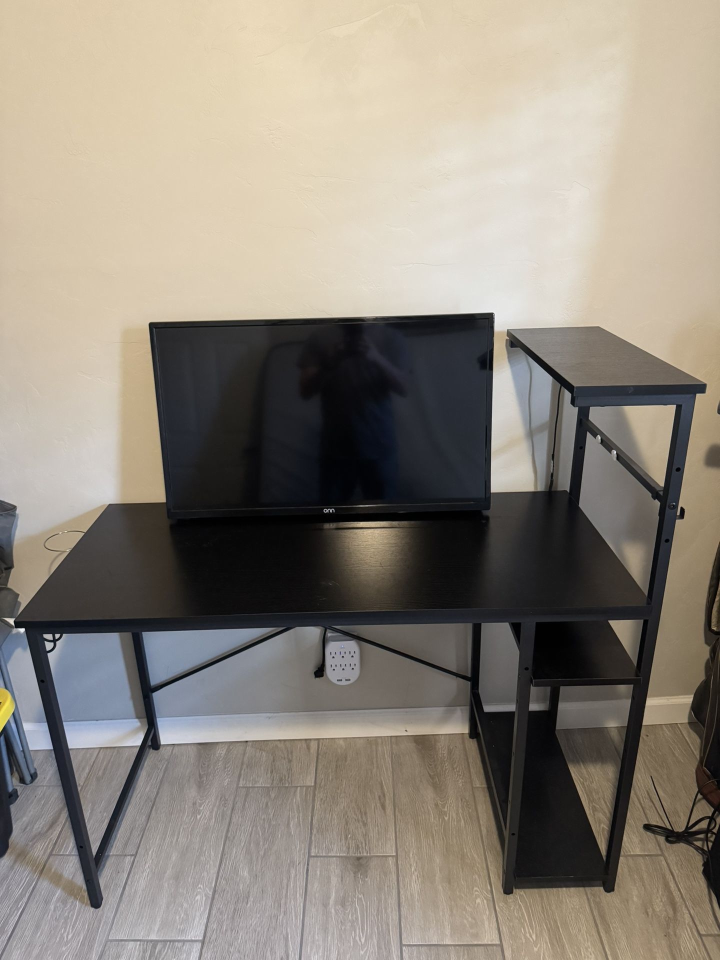TV with Gaming Table 