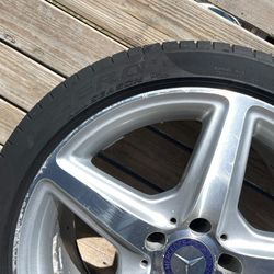 2012-2018 https://offerup.com/redirect/?o=TS5FUkNFRC5FUw== CLS FACTORY AMG FRONT WHEEL RIM 8.5Jx18 + TIRE 245/40 R18 OEM - QOI0A1 Auto Parts
