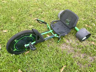 FIRM PRICE - Huffy Green Machine 20 Inch Steel Frame Drifting Trike