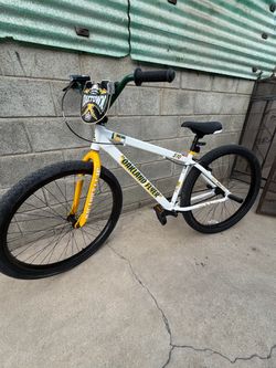 SE Oakland Flyer 29 Collector Limited Edition White Elephant BMX cruiser