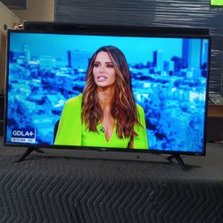 43 Pulgadas Roku TCL 4k Smart Tv En Buena's Condition Funciona Muy Bien Guarantisada 