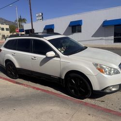 Subaru Outback 3.6R Premium Sunroof Leather Seats