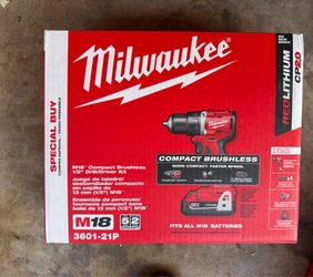 BRAND NEW MILWAUKEE M18 COMPACT BRUSHLESS DRILL KIT