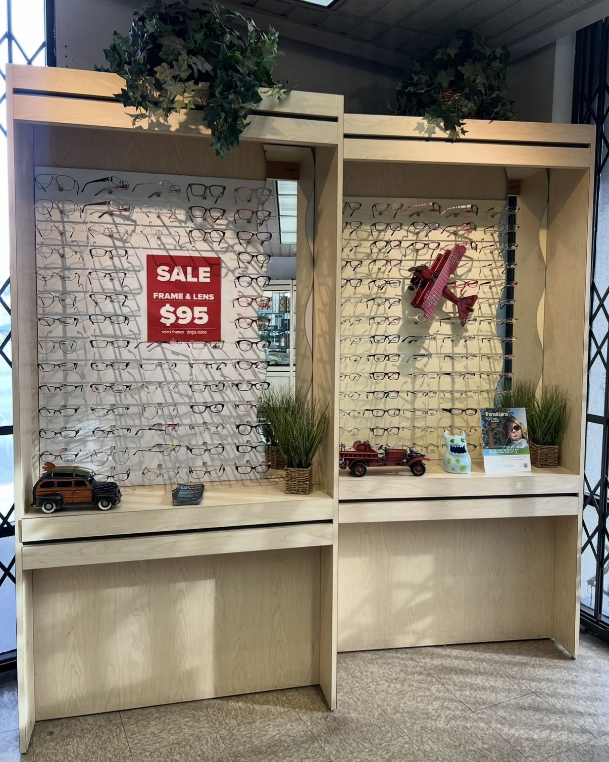 Display Furniture Retail Optometrist Collectables 