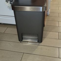 Trash Can 