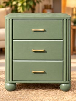 Nautica Sage Green 3-Drawer Nightstand/Chest/Sideboard 28"W × 16"D × 30"H NEW Mesa de Noche / Cómoda