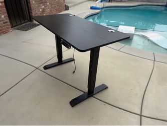 Electric sit stand desk. Works great like new