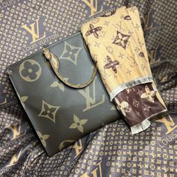 On The Go Tote