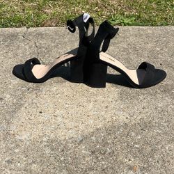 BRAND NEW Sandal Heels