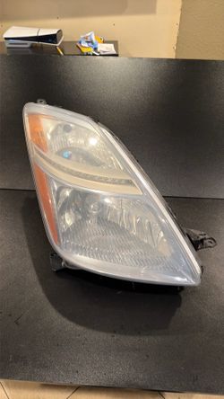 2006-2009 Toyota Prius headlight right side