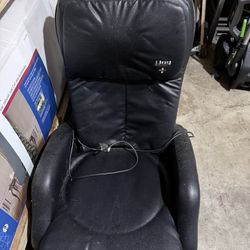 Ijoy massage chair comes with remote!