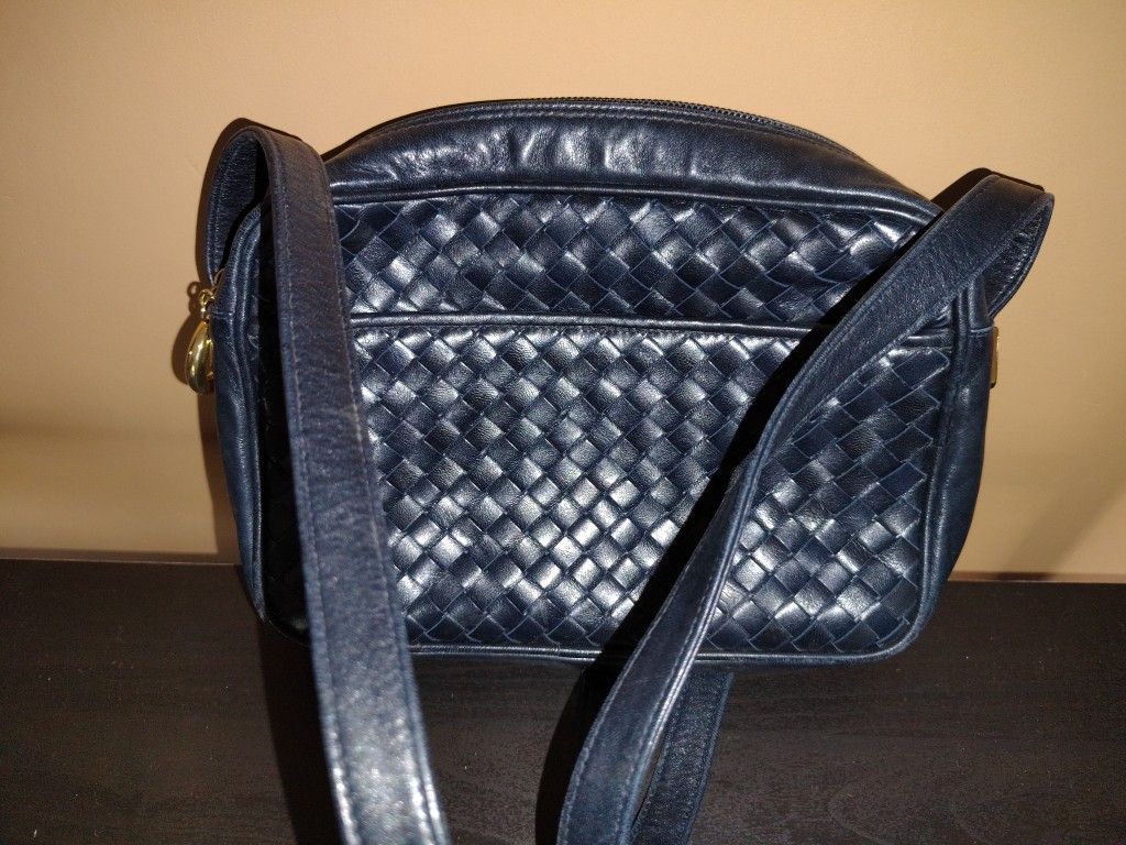 Woman's Pulse $10
