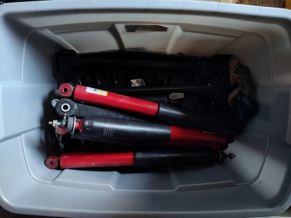 Suspension Parts: Springs, Control Arms.. Jeep JKU