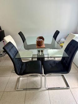Glass Dining Table Set with Chairs – Excellent Condition / juego de comedor ,mesa de Cristal con sus sillas