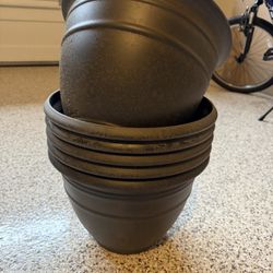 6 Pots - Never Used 