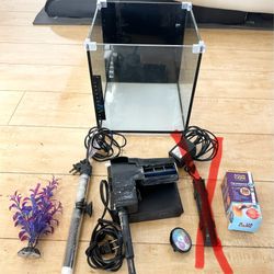 Small Aquarium Fish Tank with Accessories --（light sold）
