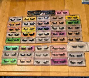 LOT OF MINK LASHES