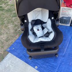  Nuna Car seat 